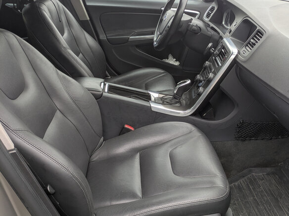 2014 Volvo S60 II Рестайлинг, бежевый, 1700000 рублей - вид 13