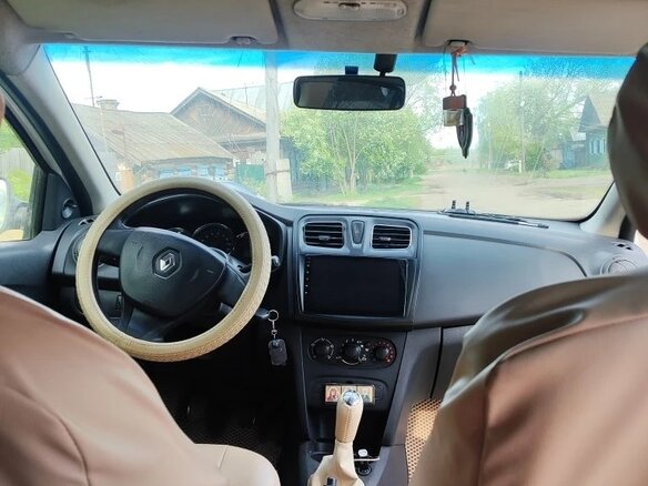 2015 Renault Logan II, белый, 550000 рублей - вид 4