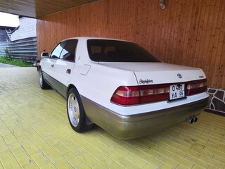1997 Toyota Crown X (S150), белый, 650000 рублей, вид 2