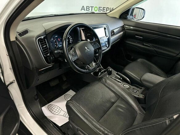 2015 Mitsubishi Outlander III Рестайлинг 2, белый - вид 10