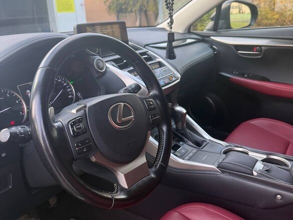 2020 Lexus NX 200 I Рестайлинг, чёрный, 3700000 рублей - вид 6