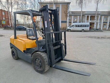 2007 TCM FD30, золотистый, 649999 рублей, вид 3