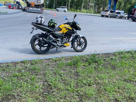 2022 Bajaj Pulsar NS 125, жёлтый, 175000 рублей, вид 2