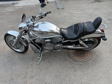 2003 Harley-Davidson V-Rod, серебристый, 800000 рублей, вид 4