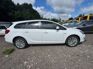 2011 Opel Astra J, белый, 515000 рублей, вид 3