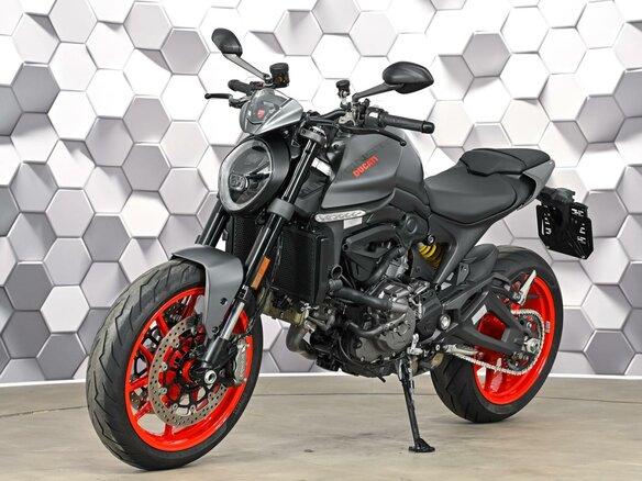 2023 Ducati Monster 937, серый, 899000 рублей - вид 1