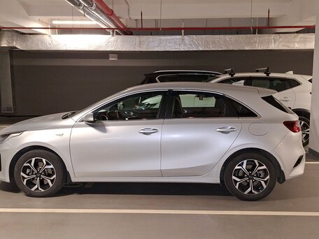 2018 Kia Ceed III, серебристый, 1495000 рублей, вид 4