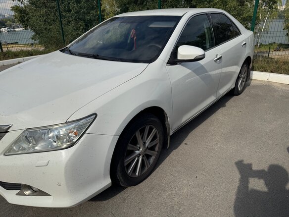 2014 Toyota Camry VII (XV50), белый - вид 1