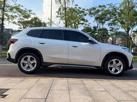 2023 BMW X1 Long 20Li sDrive III (U11/U12), белый, 3142012 рублей, вид 5