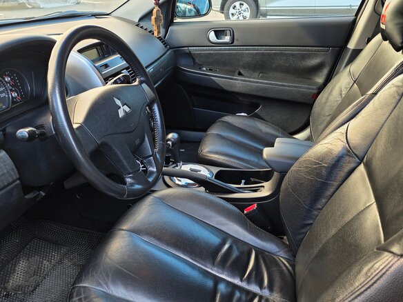 2007 Mitsubishi Galant IX Рестайлинг, серый, 480000 рублей - вид 4
