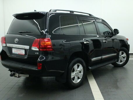 Toyota Land Cruiser 200 Series Рестайлинг 1