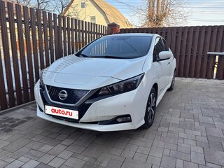 2018 Nissan Leaf II (ZE1), белый, 2350000 рублей, вид 3