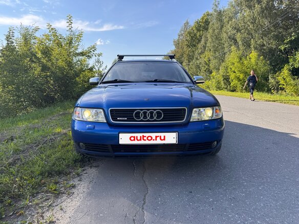 1998 Audi A4 I (B5), синий, 660000 рублей - вид 3
