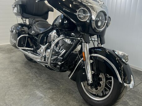 2017 Indian Chieftain, чёрный, 1349000 рублей, вид 3