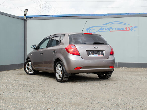 2008 Kia Ceed I, бежевый - вид 1