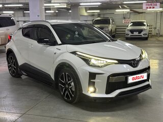 2019 Toyota C-HR I Рестайлинг, белый, 2470000 рублей, вид 3