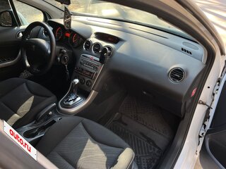 2011 Peugeot 308 I Рестайлинг, белый, 480000 рублей, вид 4