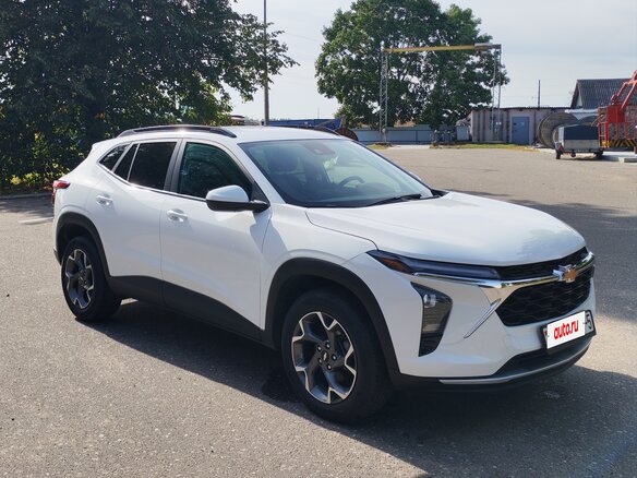2025 Chevrolet Trax II, белый, 1797781 рублей - вид 4