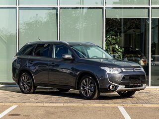 2014 Mitsubishi Outlander III Рестайлинг, серый, 1335000 рублей, вид 3