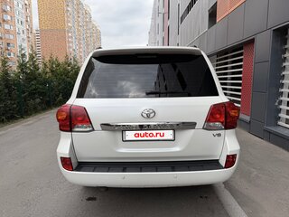 2012 Toyota Land Cruiser 200 Series Рестайлинг 1, белый, 4000000 рублей, вид 5