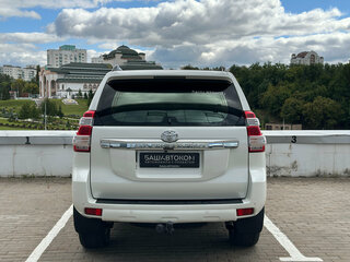 2014 Toyota Land Cruiser Prado 150 Series Рестайлинг 1, белый, 3249000 рублей, вид 5