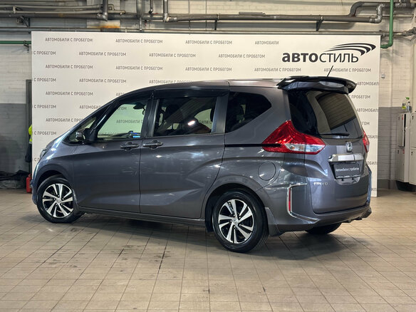2018 Honda Freed II, серый - вид 2