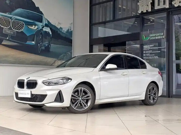 2022 BMW 1 серии 120i III (F52) Рестайлинг, белый, 1282000 рублей
