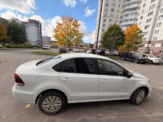 2019 Volkswagen Polo V Рестайлинг, белый, 1300000 рублей, вид 2