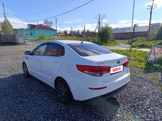 2016 Kia Rio III Рестайлинг, белый, 820000 рублей, вид 5