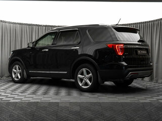 2017 Ford Explorer V Рестайлинг, чёрный, 2900000 рублей, вид 4
