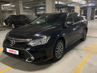 2016 Toyota Camry VII (XV50) Рестайлинг, чёрный, 2100000 рублей, вид 1
