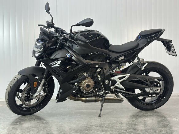 2024 BMW S 1000 R, чёрный, 1779000 рублей - вид 3