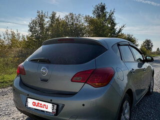 2010 Opel Astra J, серебристый, 400000 рублей, вид 3