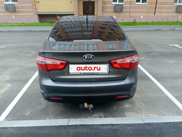 2013 Kia Rio III, серый, 690000 рублей - вид 4