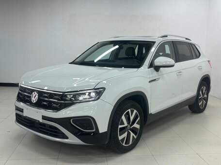 2023 Volkswagen Tayron I Рестайлинг, белый, 2390000 рублей, вид 1