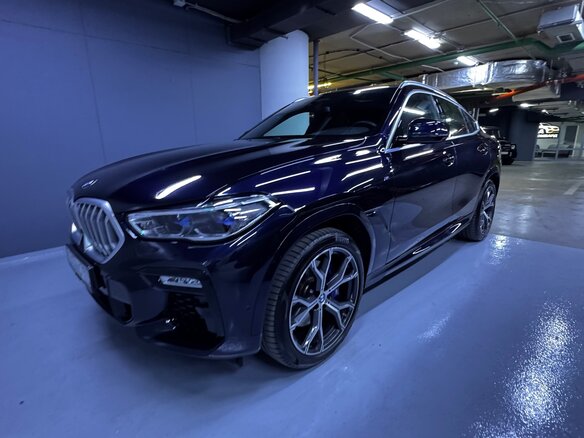 2021 BMW X6 40i III (G06), серебристый - вид 3