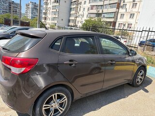 2016 Kia Rio III Рестайлинг, коричневый, 1200000 рублей, вид 2