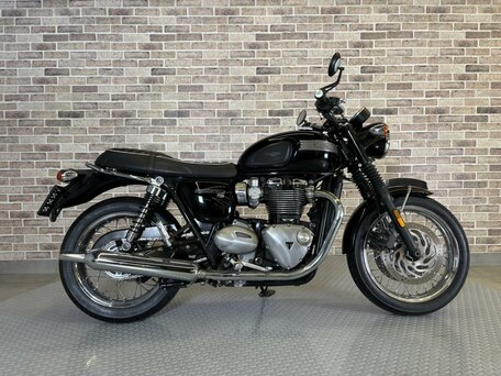2020 Triumph Bonneville T120, чёрный, 945000 рублей, вид 1