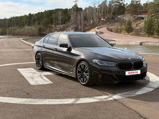 2021 BMW 5 серии 530i xDrive VII (G30/G31/G38) Рестайлинг, чёрный, 6350000 рублей, вид 3