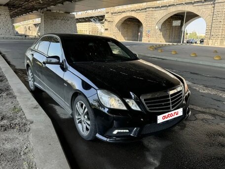 2010 Mercedes-Benz E-Класс 220 5G-Tronic IV (W212, S212, C207), чёрный, 1025000 рублей, вид 2
