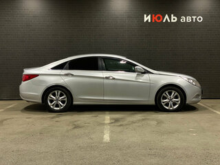2011 Hyundai Sonata VI (YF), серебристый, 820000 рублей, вид 4