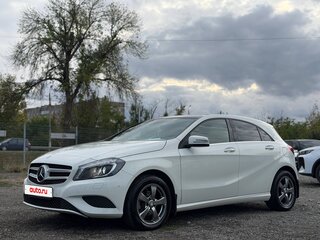 2013 Mercedes-Benz A-Класс 200 CDI III (W176), белый, 2000000 рублей, вид 1