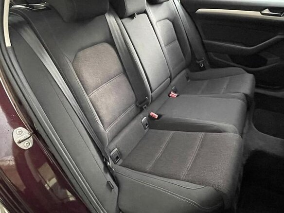 2017 Volkswagen Passat B8, пурпурный - вид 10
