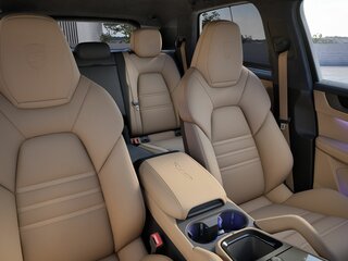 2026 Porsche Cayenne GTS III Рестайлинг, синий, 27038710 рублей, вид 3