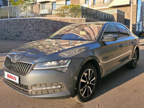 2020 Skoda Superb III Рестайлинг, серый, 2550000 рублей