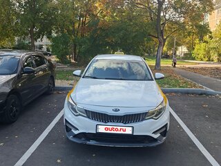 2019 Kia Optima IV Рестайлинг, белый, 900000 рублей, вид 2