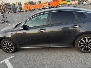 2018 Kia Optima IV Рестайлинг, серый, 1900000 рублей, вид 3