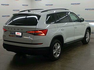 2021 Skoda Kodiaq I Рестайлинг, белый, 2400000 рублей, вид 3