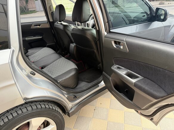 2011 Subaru Forester III Рестайлинг, серый, 1650000 рублей - вид 19