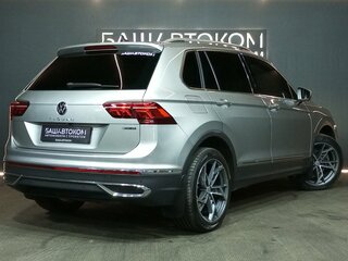 2021 Volkswagen Tiguan II Рестайлинг, серебристый, 2630000 рублей, вид 4